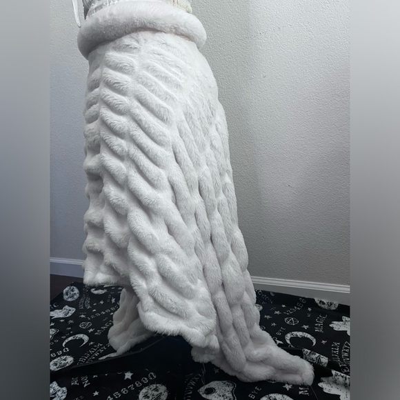 LeMode: faux fur skirt - Picture 4 of 5